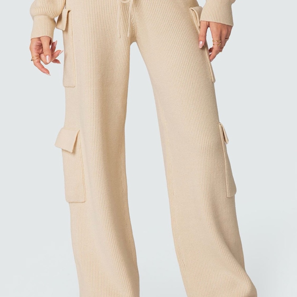 Edikted Cargo Knit Sweater Pants – Size M – Thick, Cozy, Trendy! ⭐️